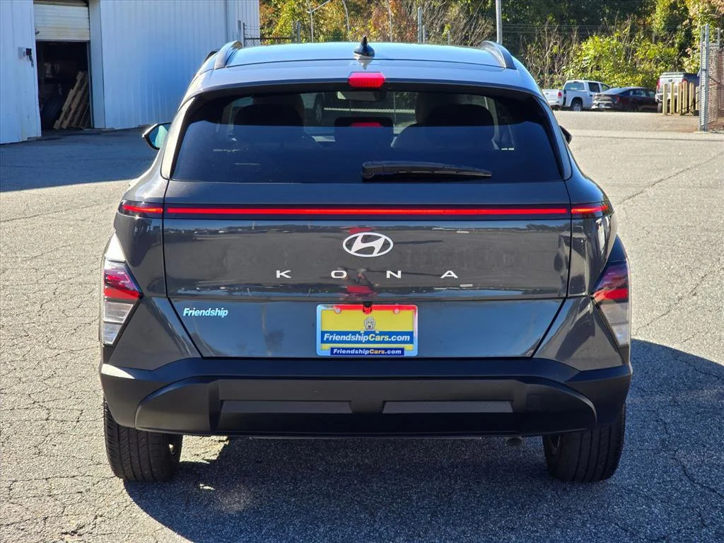 Used 2025 Gray Hyundai SEL image 25
