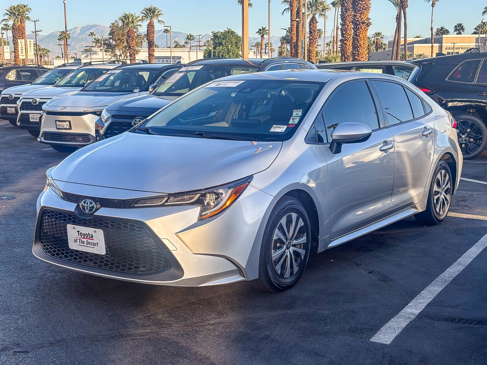 Used 2022 White Toyota Hybrid LE image 3