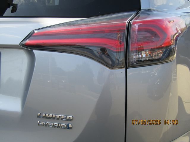 Used 2017 Silver Sky Metallic Toyota Limited image 7