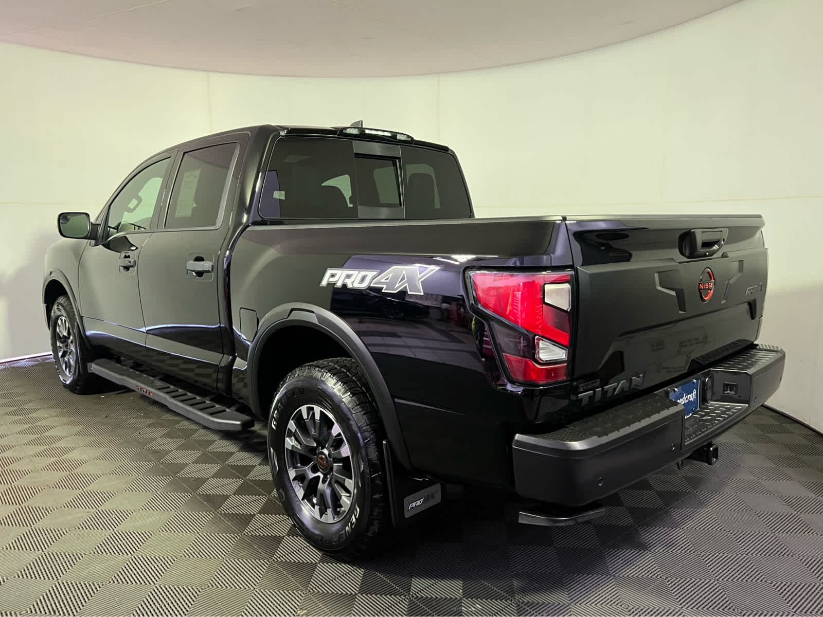 Certified Used 2024 Super Black Nissan PRO-4X image 5