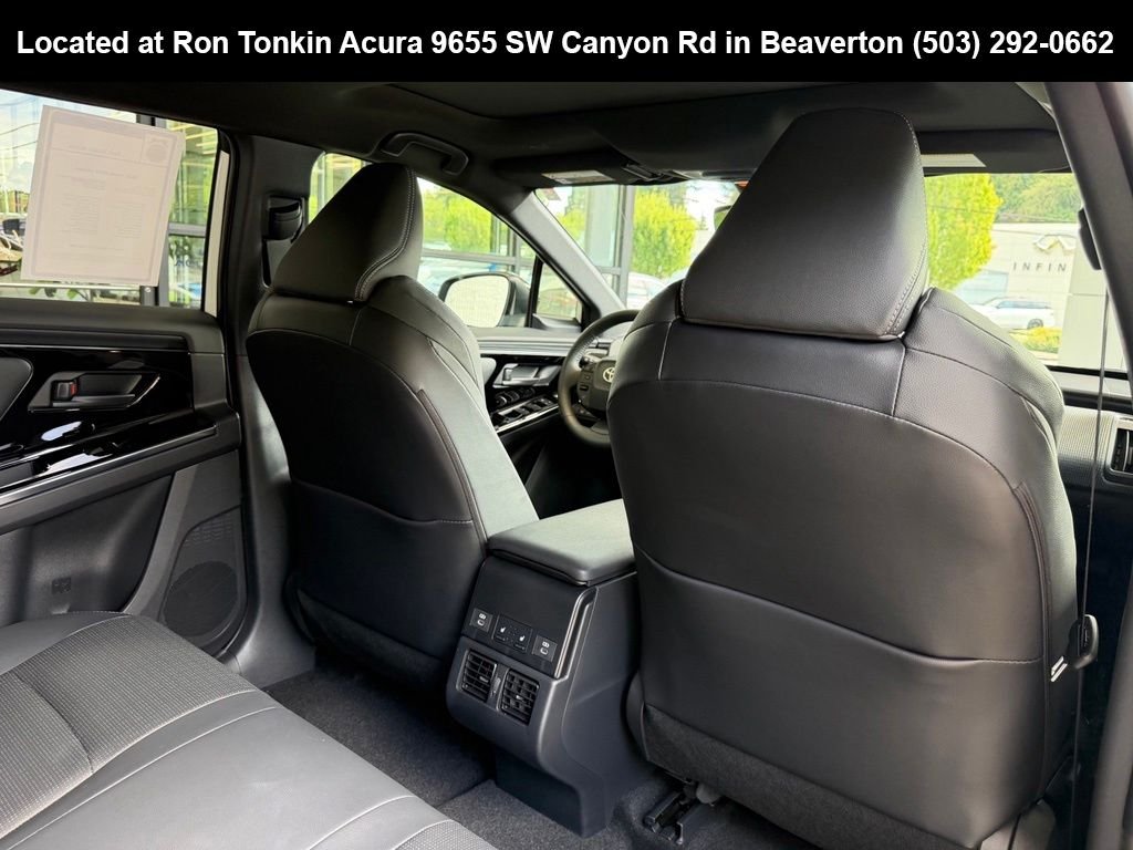 Used 2023 Wind Chill Pearl w/Black Roof Toyota Limited image 30