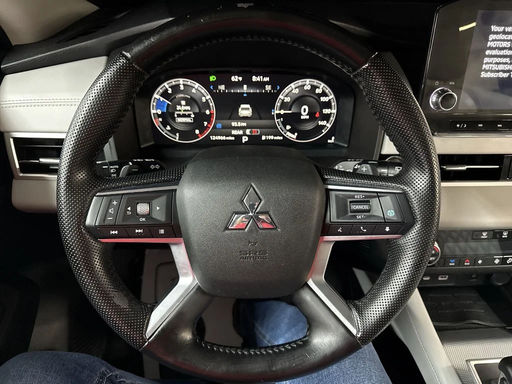 Used 2022  Mitsubishi SEL image 22