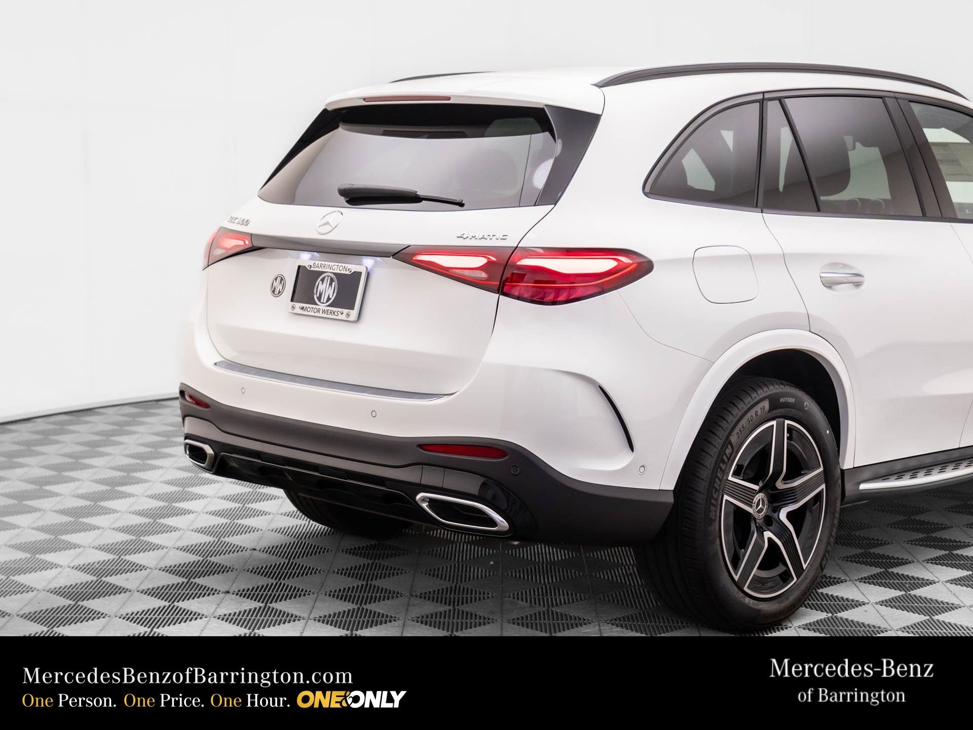 New 2026 Polar White Mercedes-Benz GLC 300 image 38