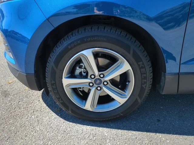 Used 2020 Blue Ford SEL image 10