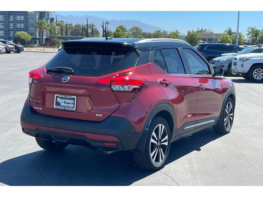Used 2018 Cayenne Red/Super Black Nissan SR image 7
