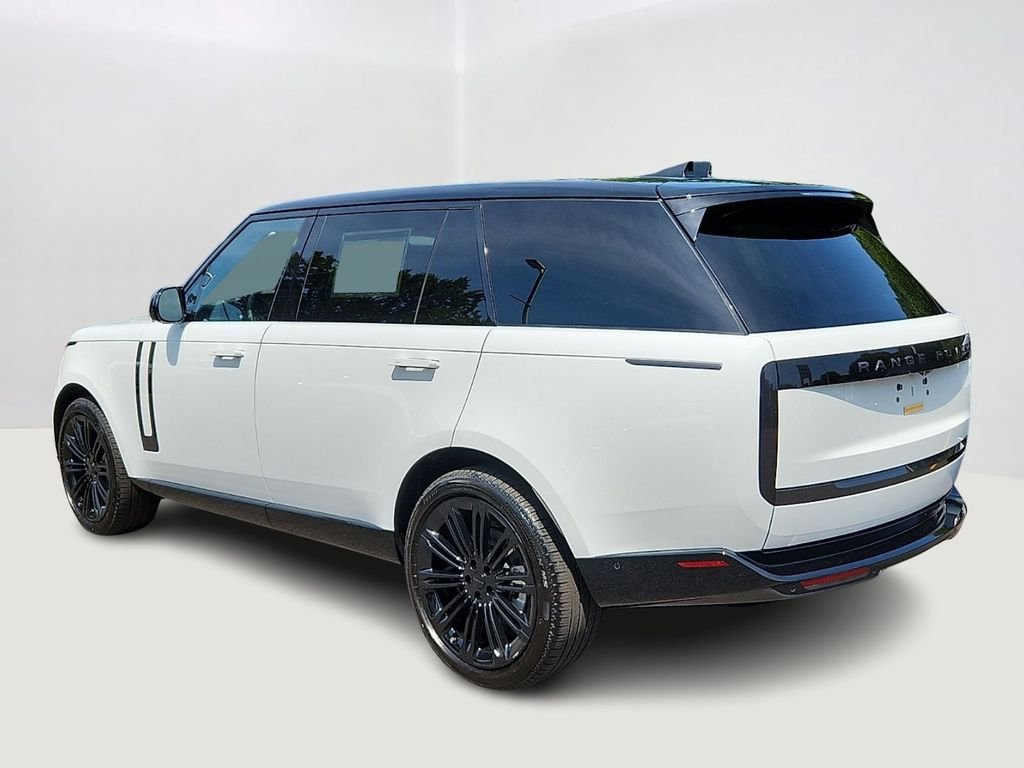 New 2026 Fuji White Land Rover SE image 4