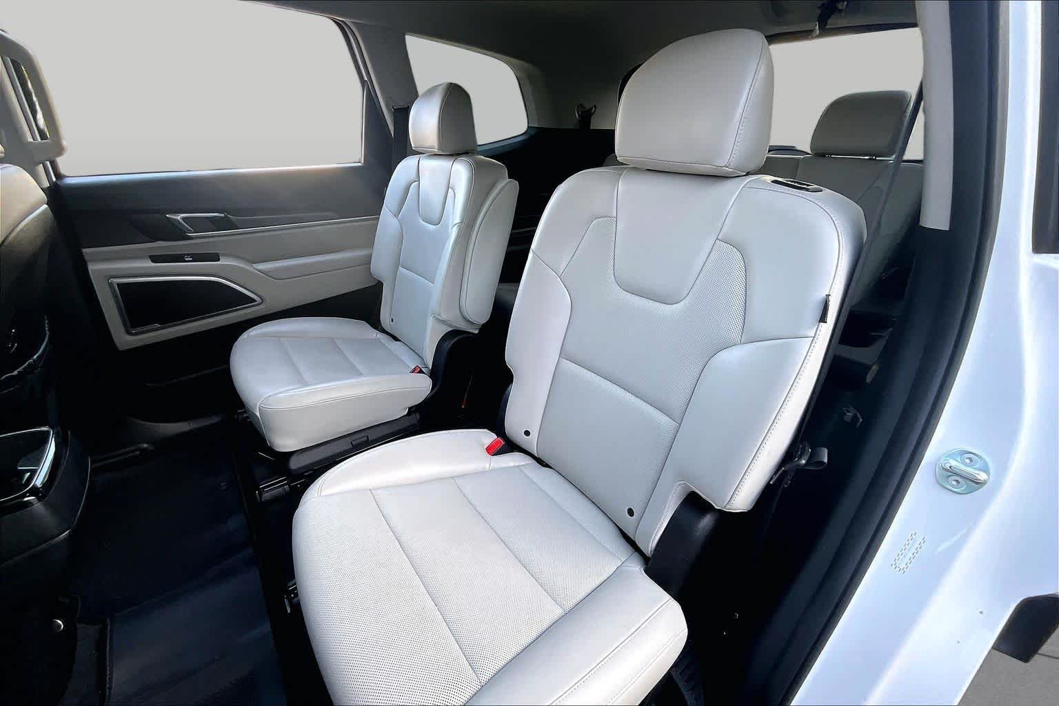 Certified Used 2025 Glacial White Pearl Kia S image 21