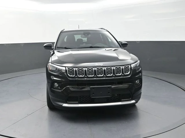 New 2026 Diamond Black Crystal Pearl-Coat Exterior Paint Jeep Limited image 4