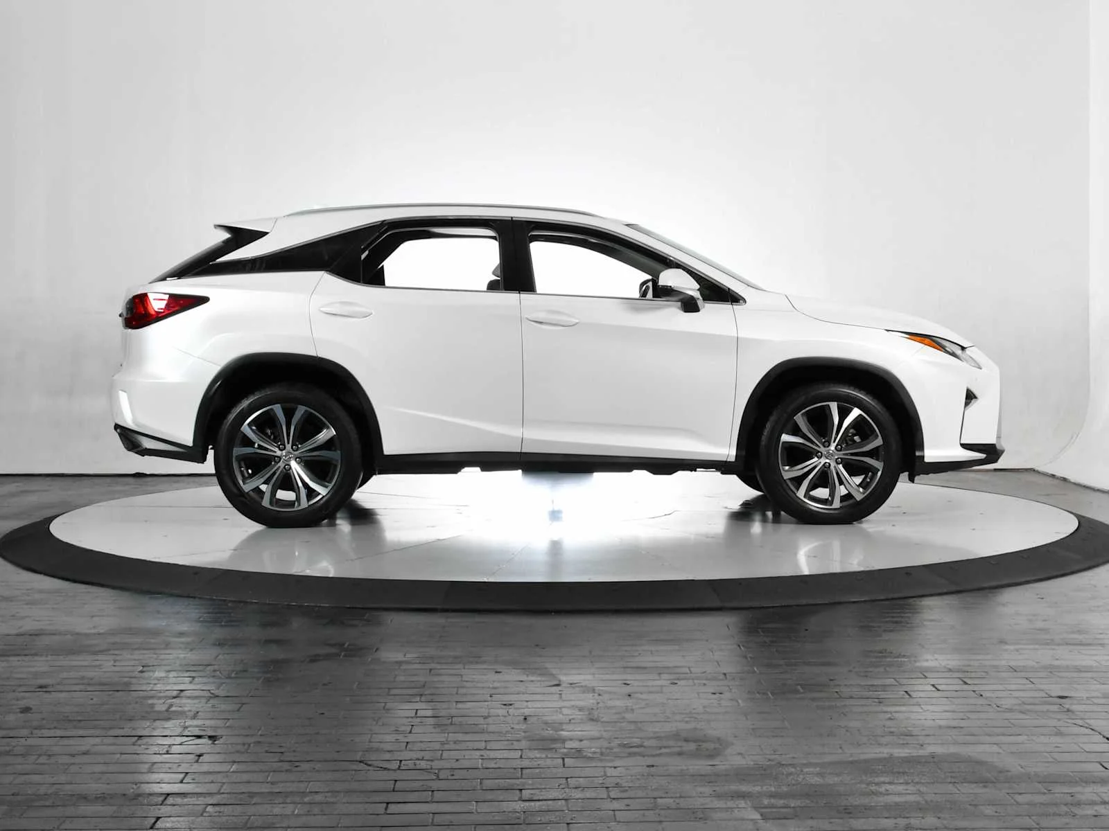 Used 2017 Eminent White Pearl Lexus  image 8