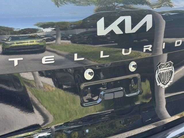 Used 2025 Black Kia SX image 9
