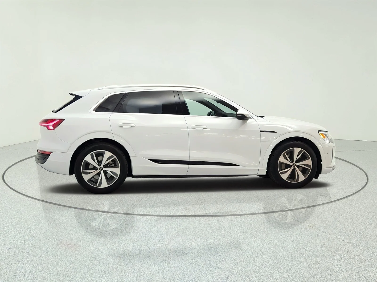 Used 2024 Glacier White Metallic Audi Premium Plus quattro image 4