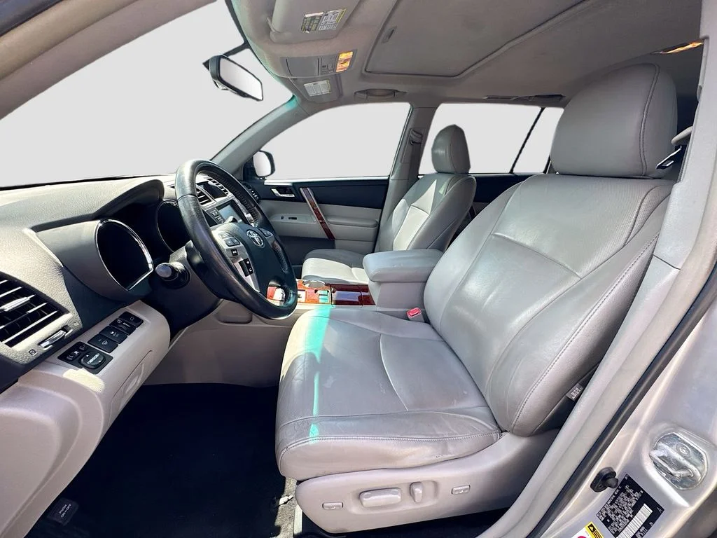 Used 2012 Silver Toyota Limited image 22