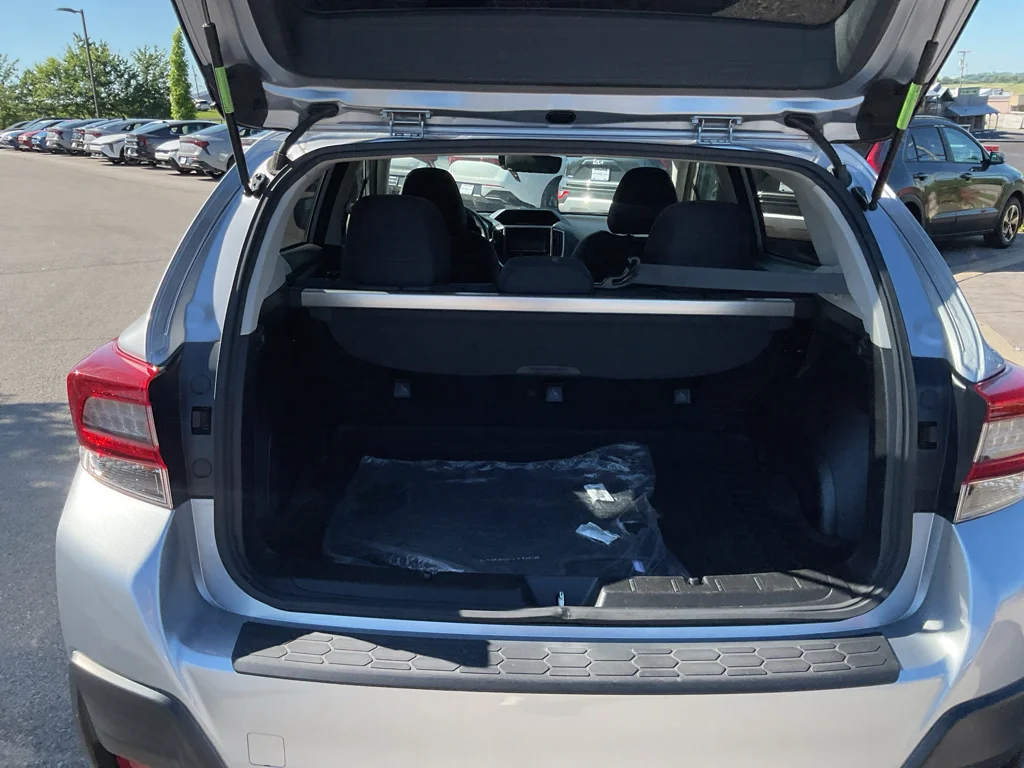 Used 2021 Ice Silver Metallic Subaru Premium image 16