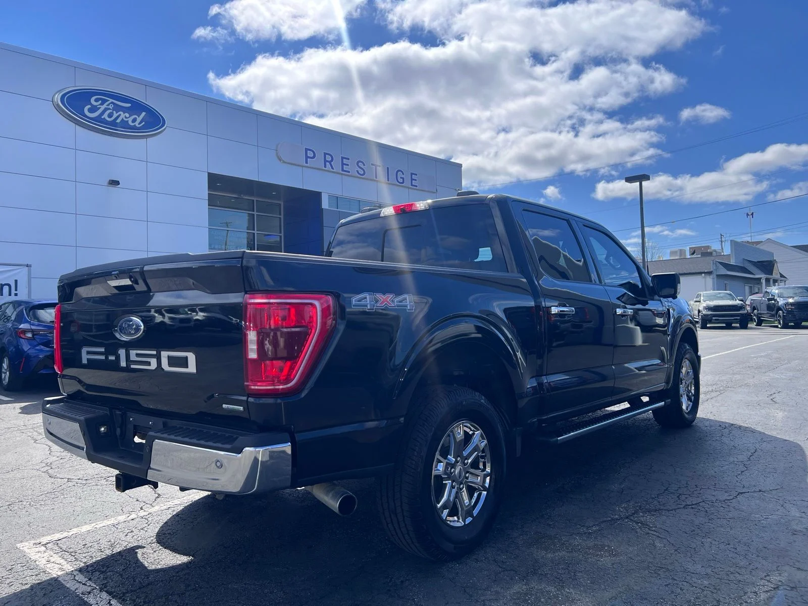 Used 2021 Agate Black Metallic Ford XLT image 12