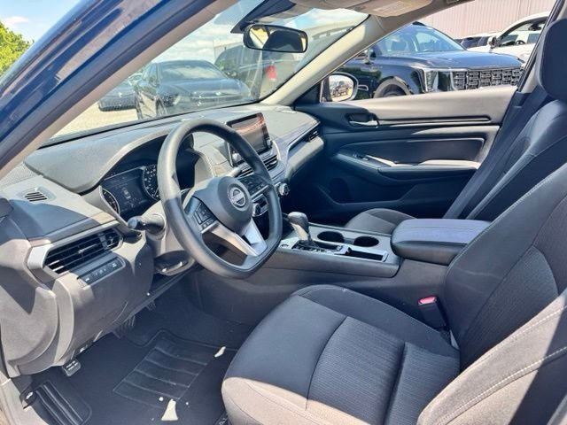 2025 Nissan Altima SV - Photo 11