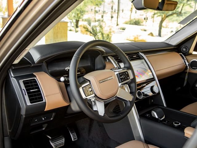2025 Land Rover Discovery Metropolitan Edition - Photo 16