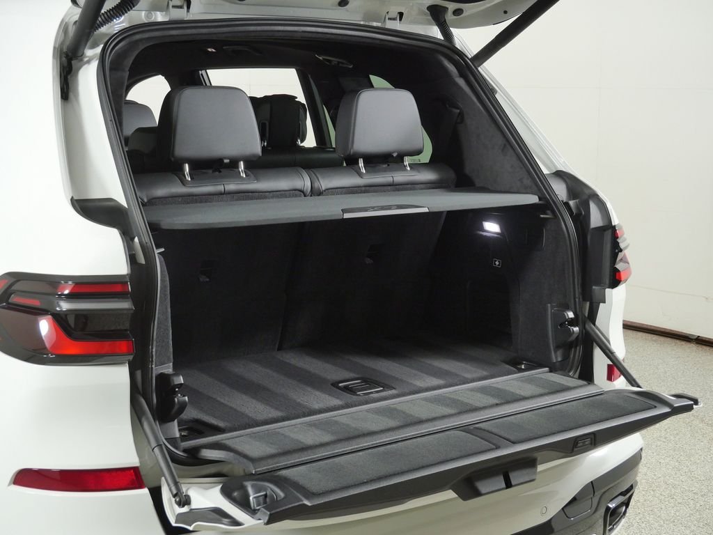 Certified Used 2026 Alpine White BMW xDrive40i image 34