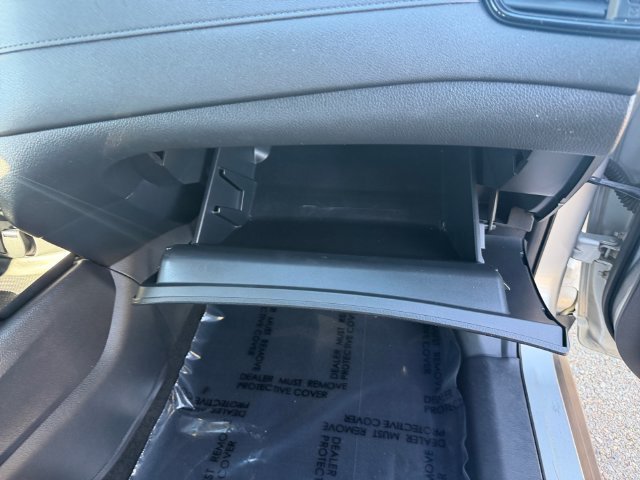 Used 2017 Silver Nissan S image 27
