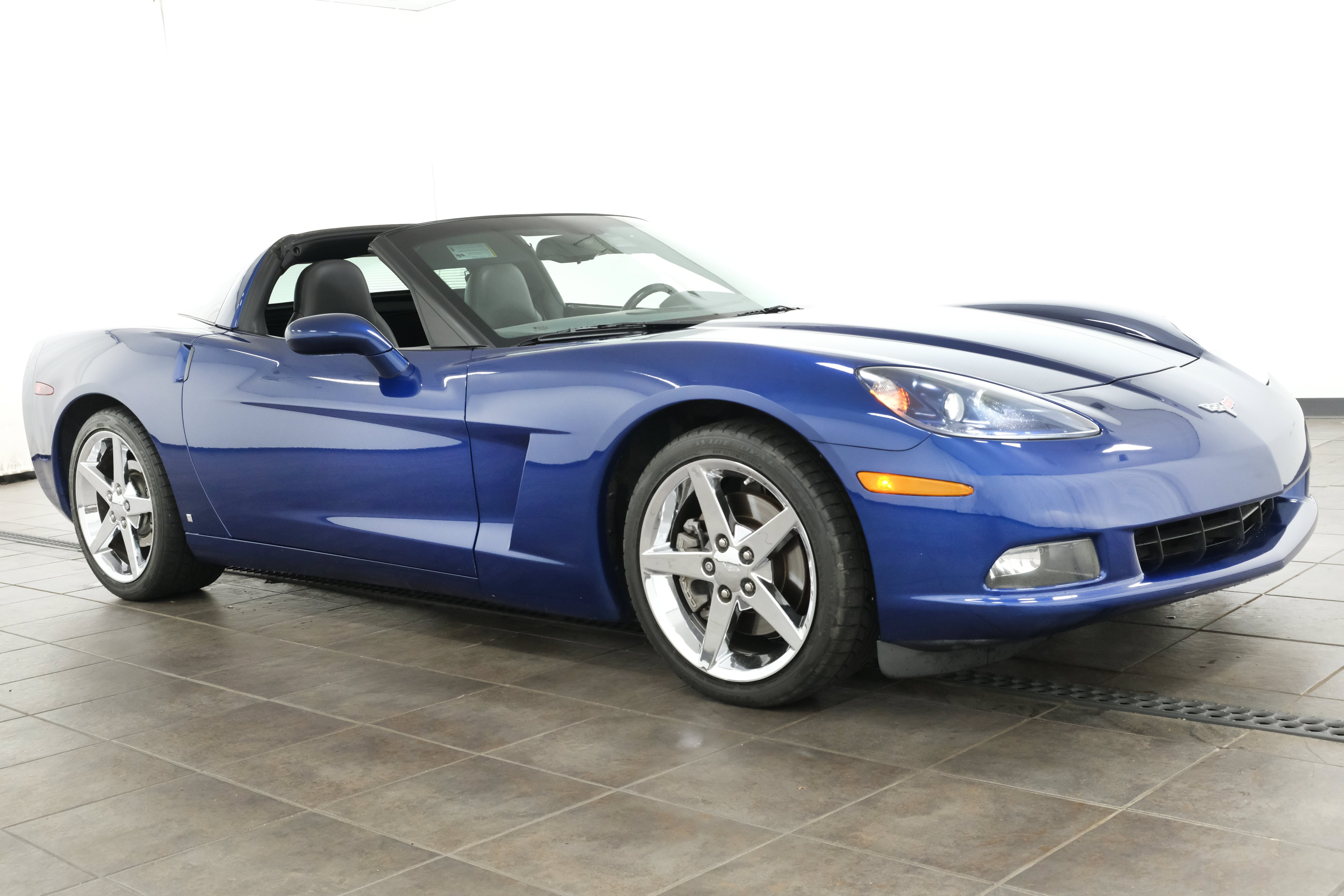 Used 2006 Lemans Blue Metallic Chevrolet Base image 10