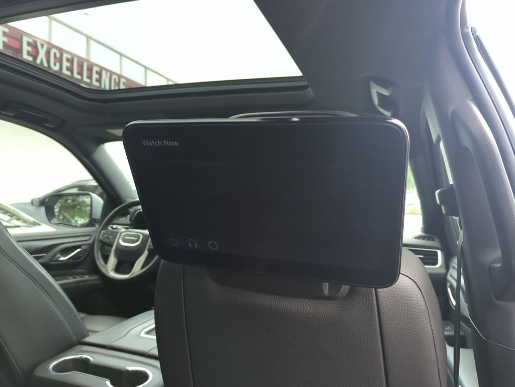 Used 2023 Silver GMC Denali image 35