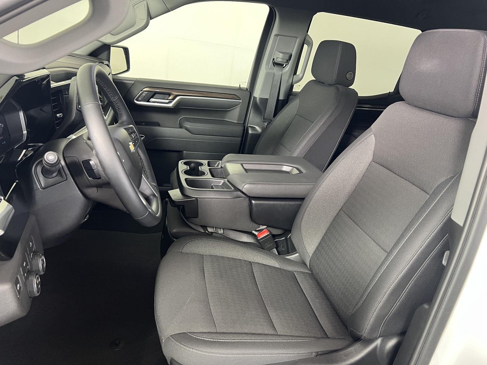 Used 2026 Summit White Chevrolet LT image 11