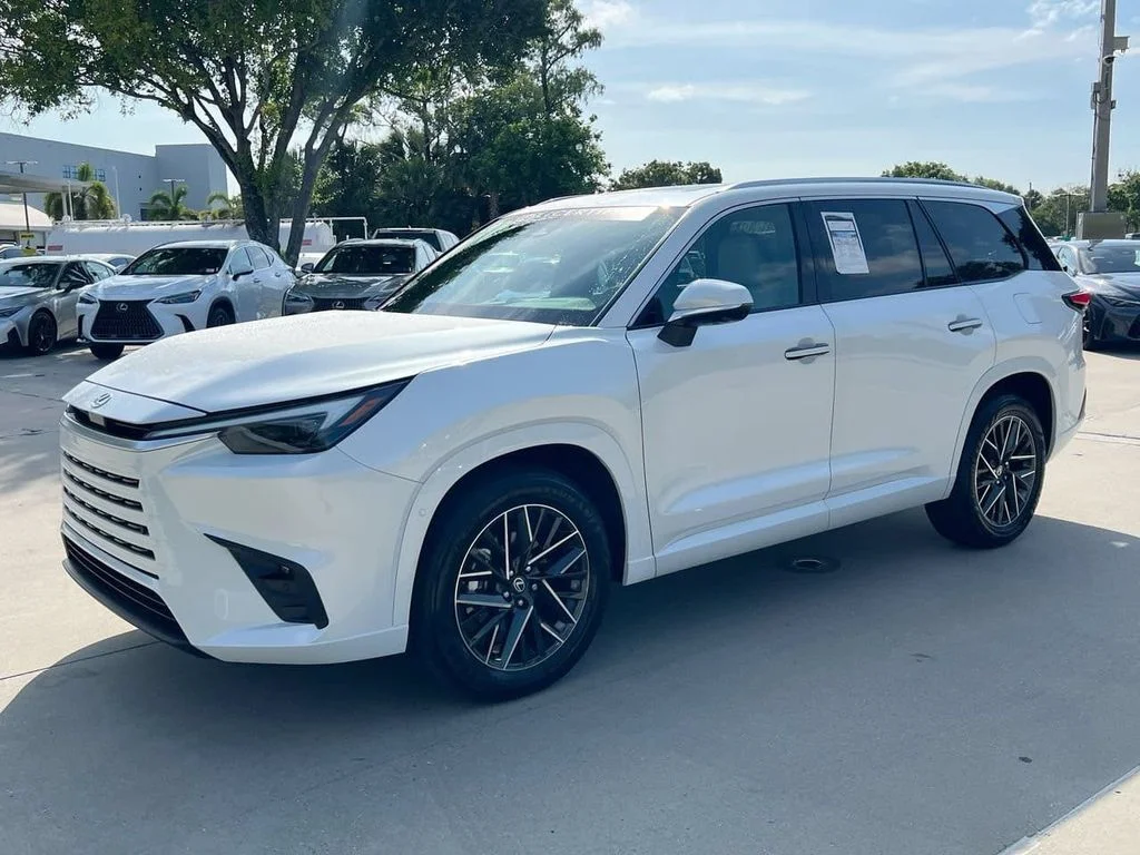 Used 2026 Wind Chill Pearl Lexus 350 Premium image 3