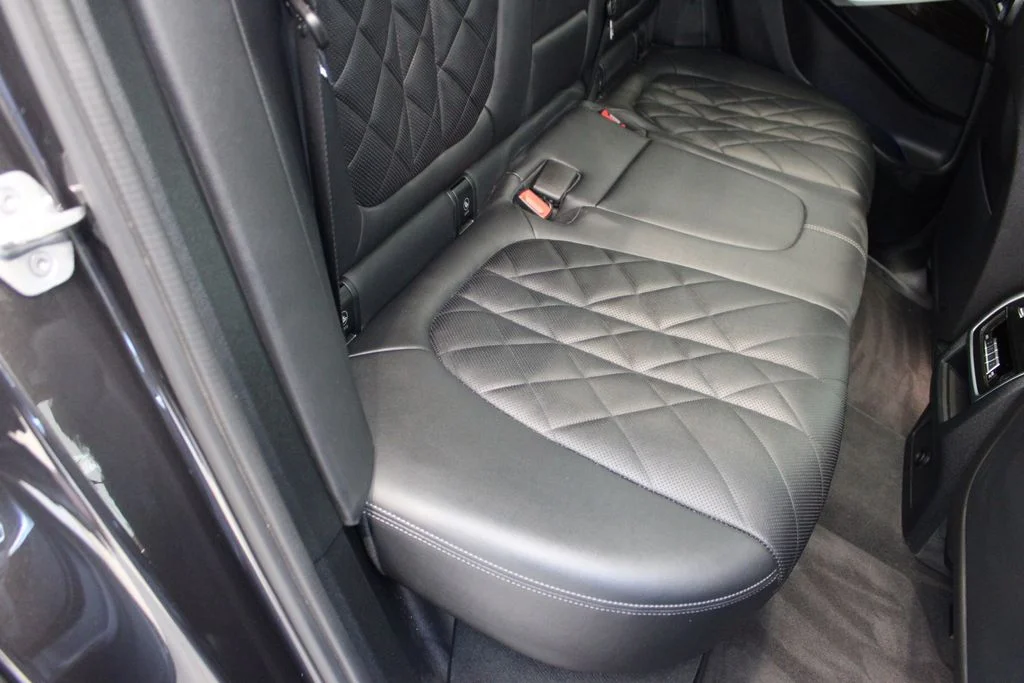 Used 2023 Gray BMW xDrive40i image 26