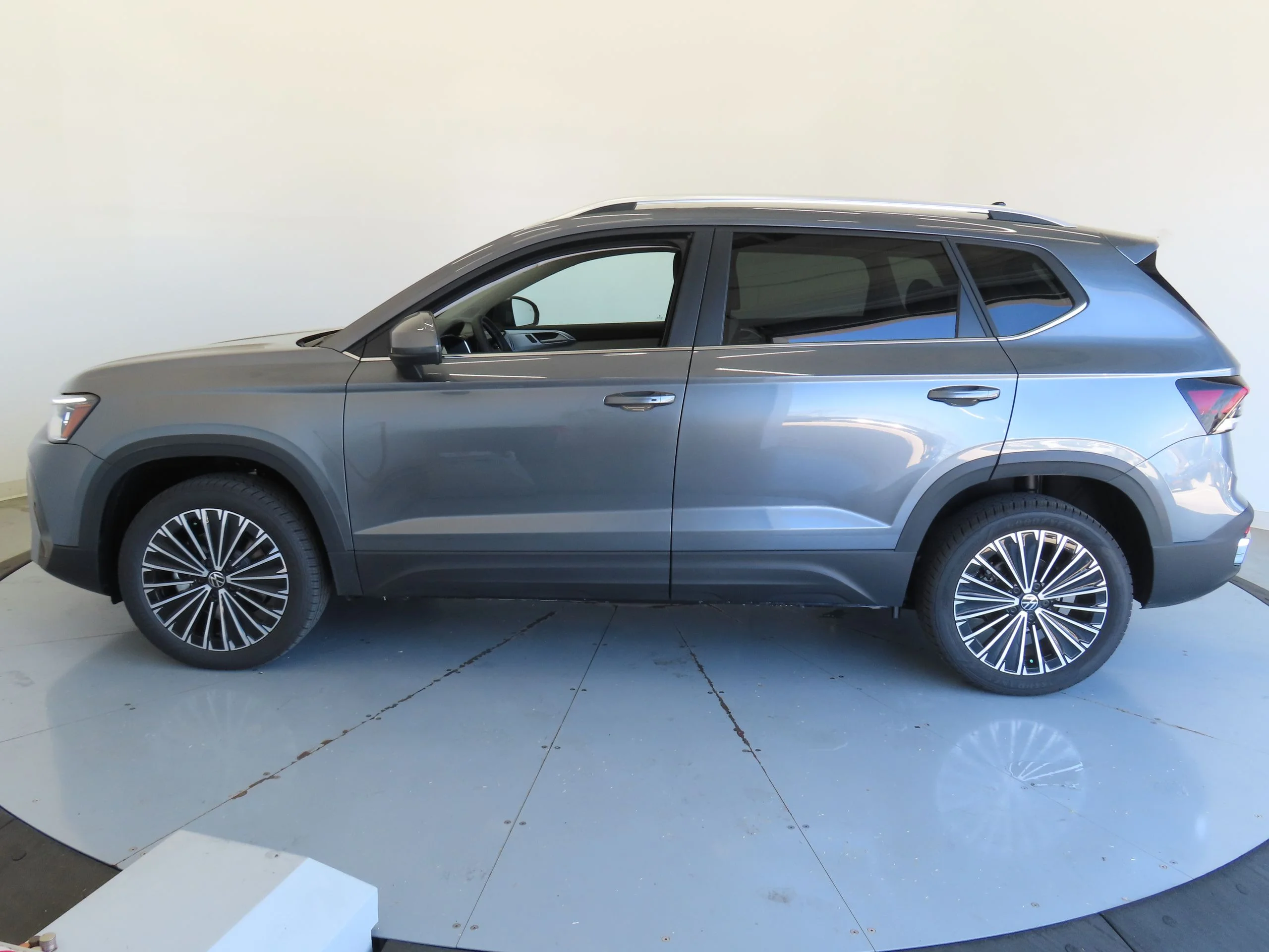 New 2026 Silver Volkswagen 1.5T SE image 7
