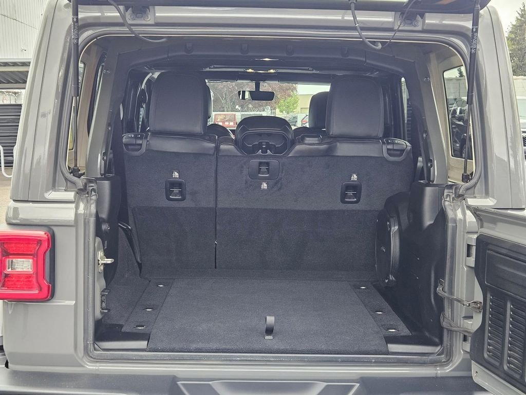 Certified Used 2020 Gray Clearcoat Jeep Unlimited Rubicon image 10