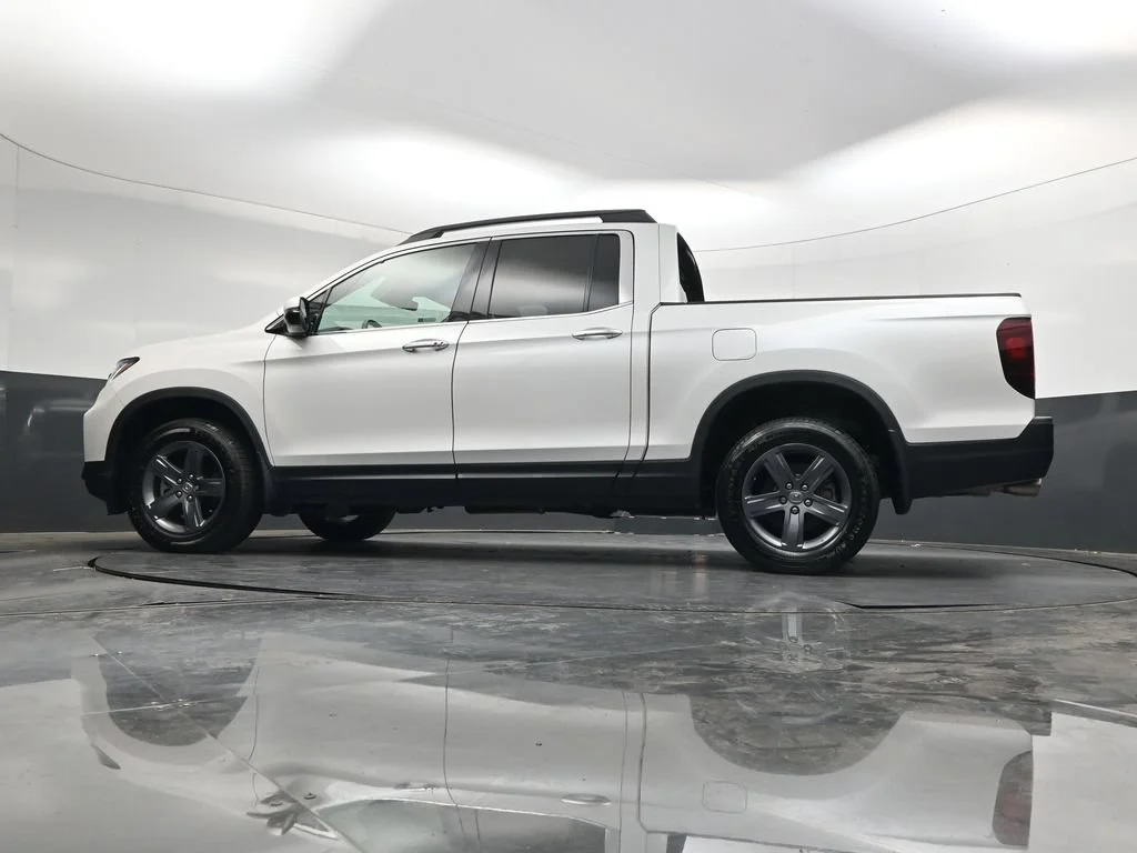 Certified Used 2023 Platinum White Pearl Honda RTL-E image 34