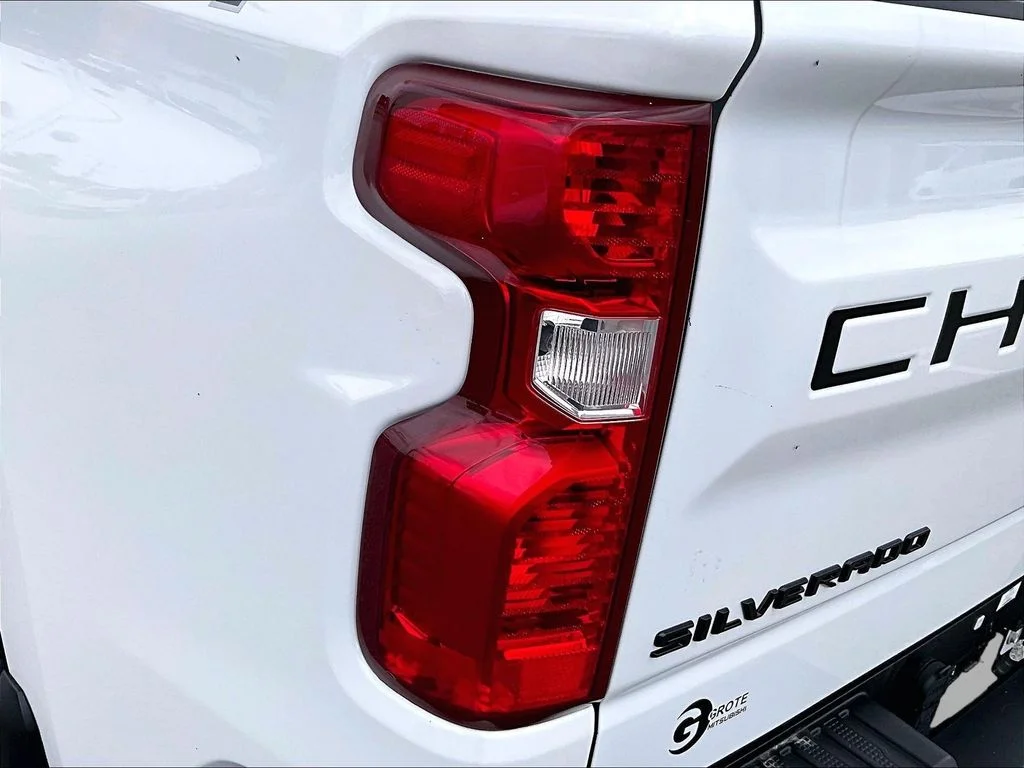 Used 2023 White Chevrolet Custom image 31