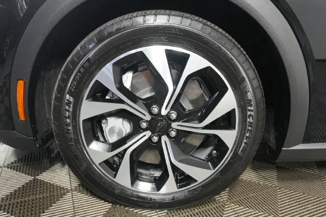 Used 2025 Shadow Black Ford Select image 9