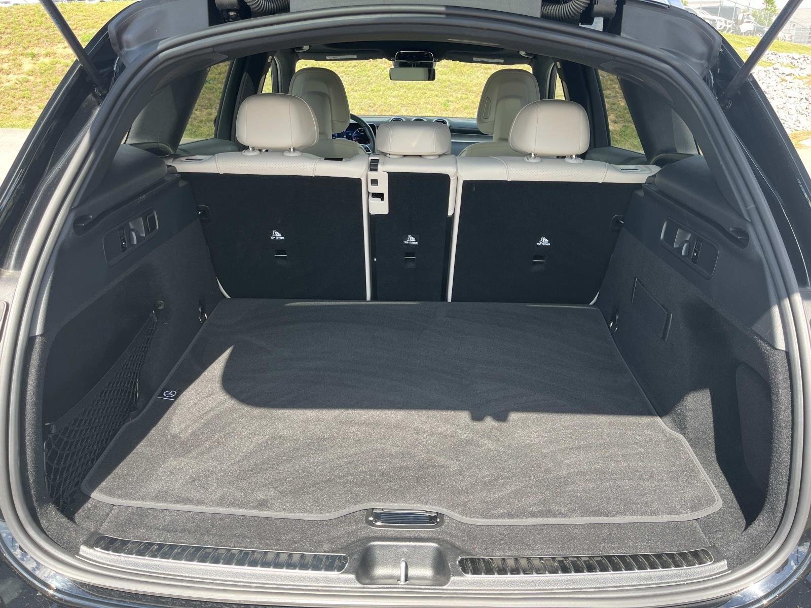 Used 2025 Black Mercedes-Benz GLC 300 image 10