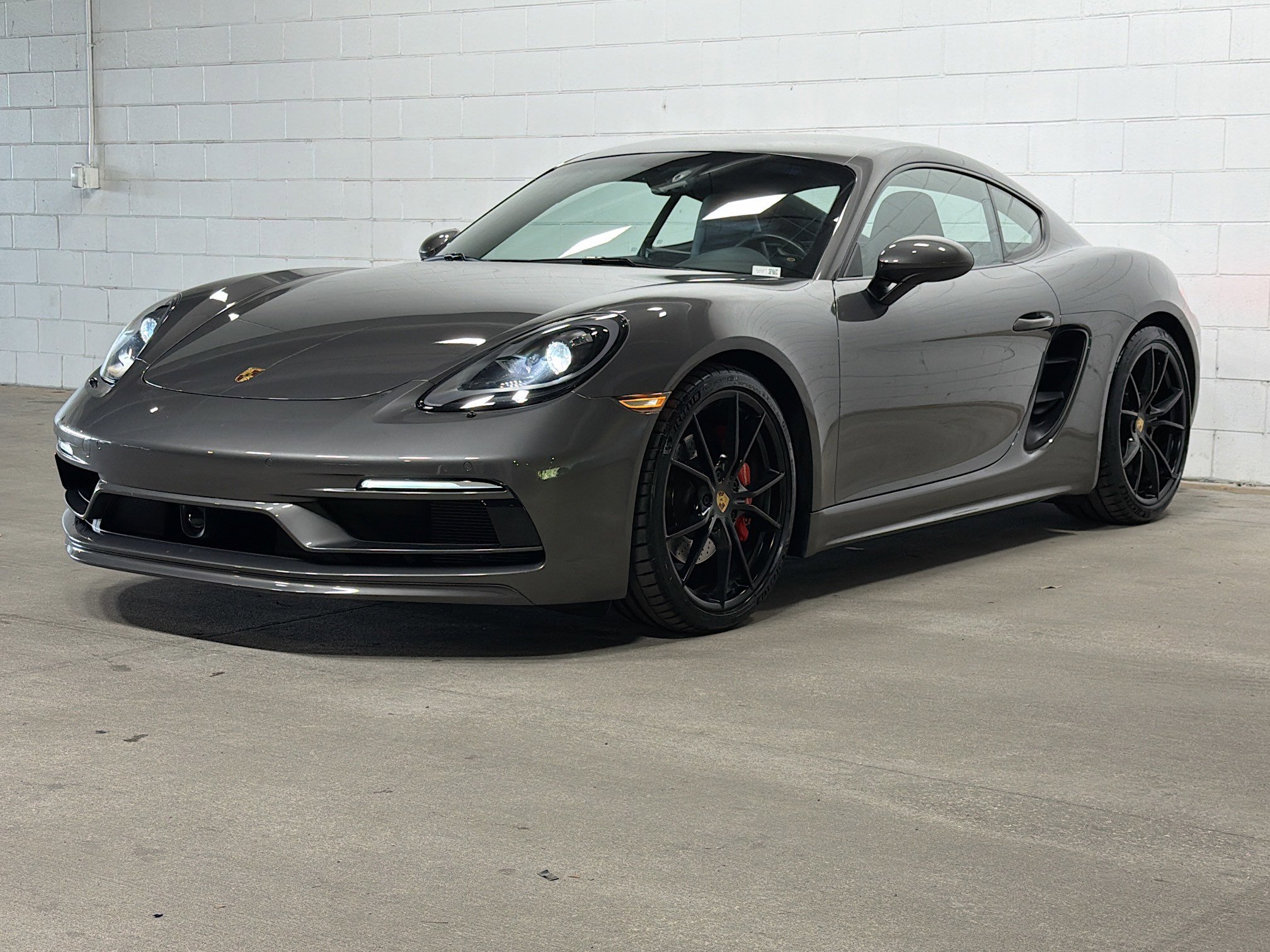 2019 Porsche 718 Cayman S's photo