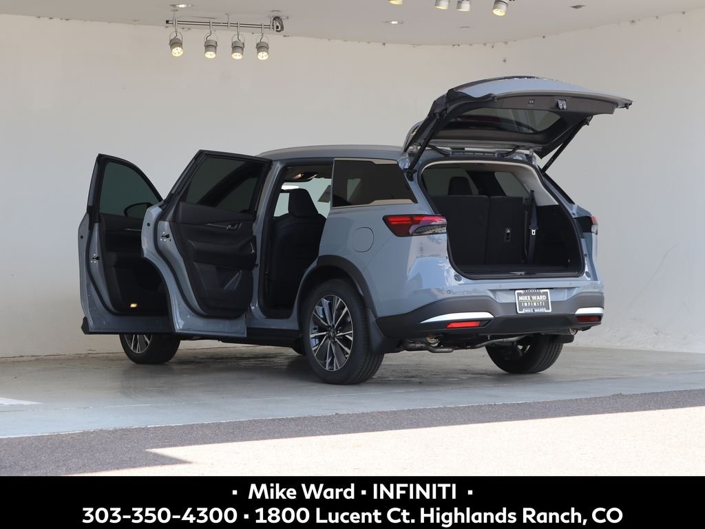 New 2027 HARBOR GRAY INFINITI Luxe AWD image 4