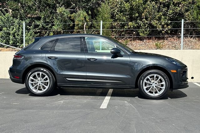 Used 2023  Porsche Base image 6
