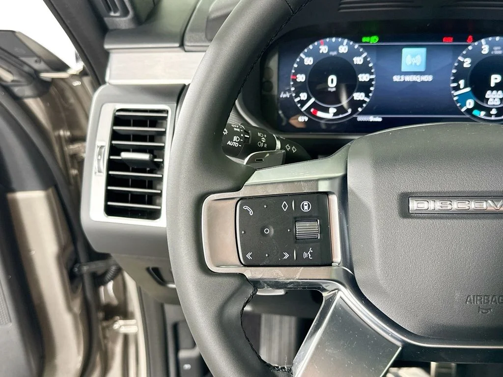 2025 Land Rover Discovery Dynamic SE - Photo 12