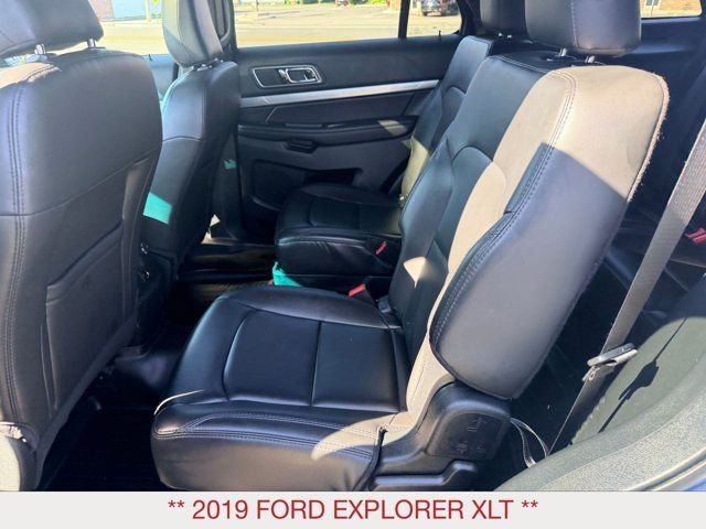 Used 2019 Blue Ford XLT image 17