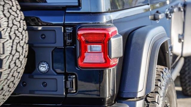 New 2026 Black Clear-Coat Exterior Paint Jeep Rubicon 392 image 10