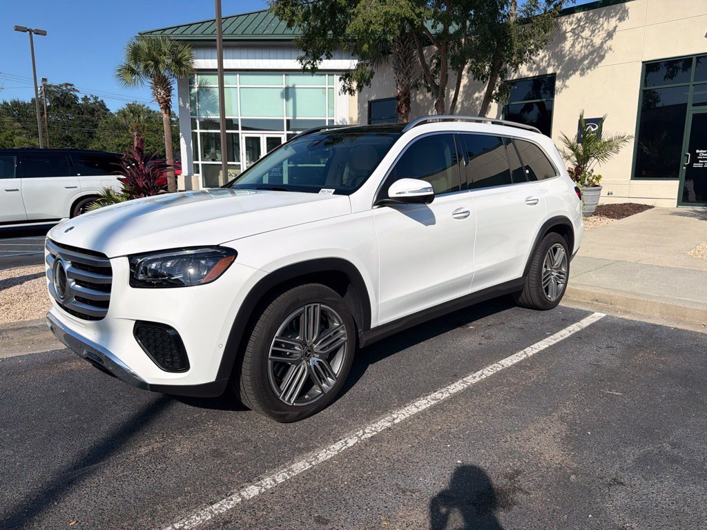 Certified Used 2026  Mercedes-Benz GLS 450 image 1
