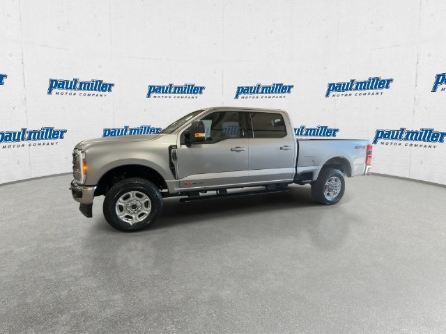New 2027 Silver Ford XLT image 6