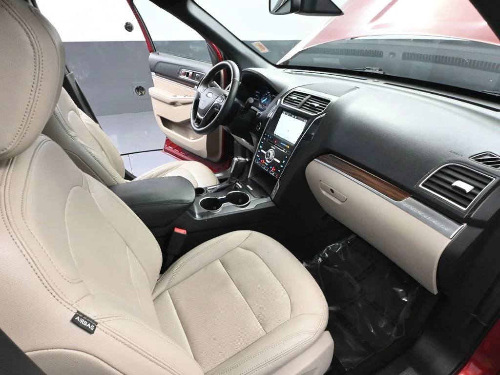 Used 2018 Red Ford Limited image 53