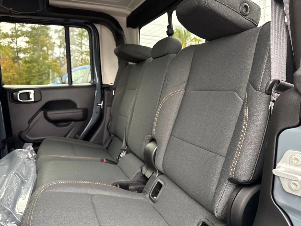 New 2025 Anvil Clearcoat Jeep Sport S image 9