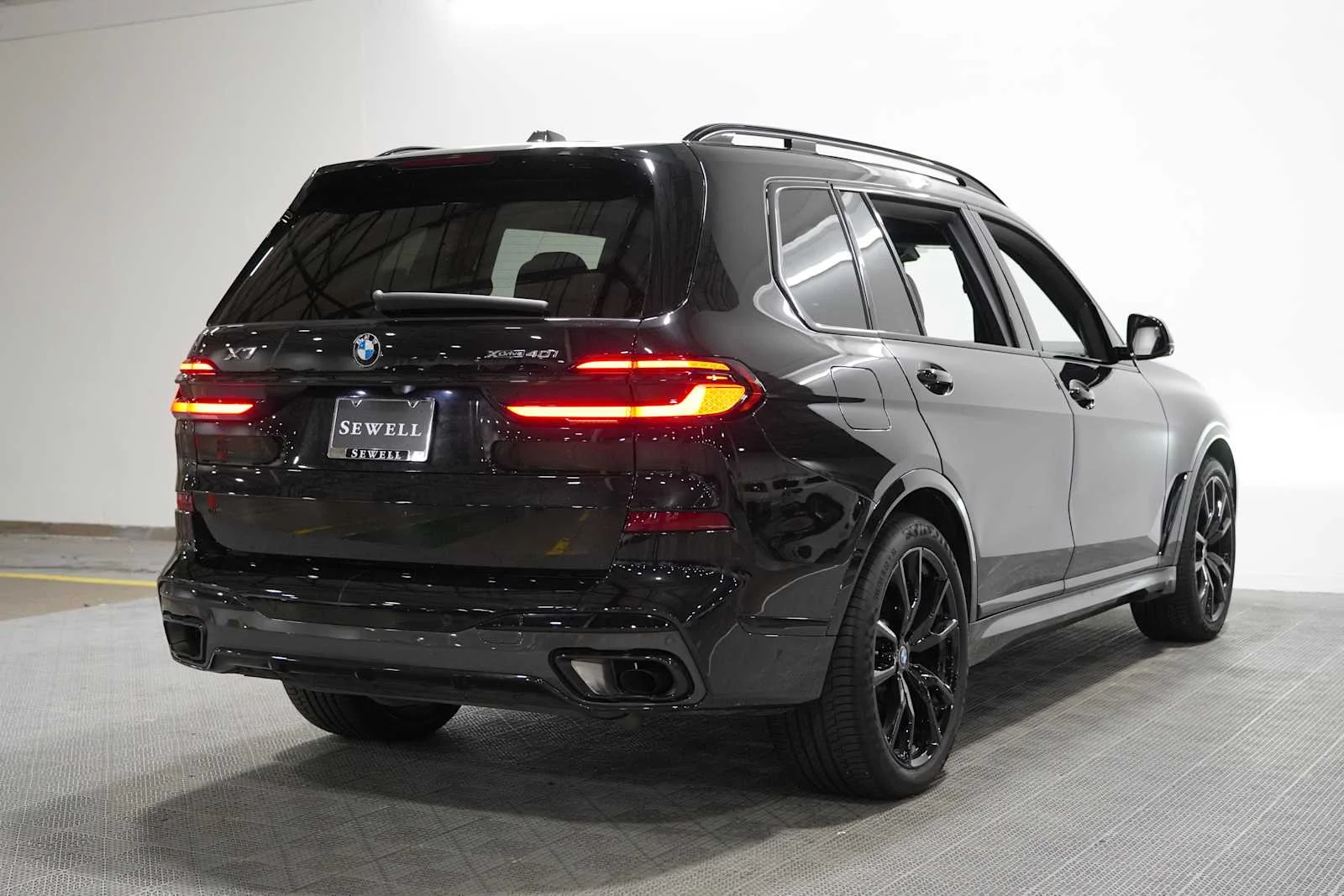 Certified Used 2024 Black Sapphire Metallic BMW xDrive40i image 3