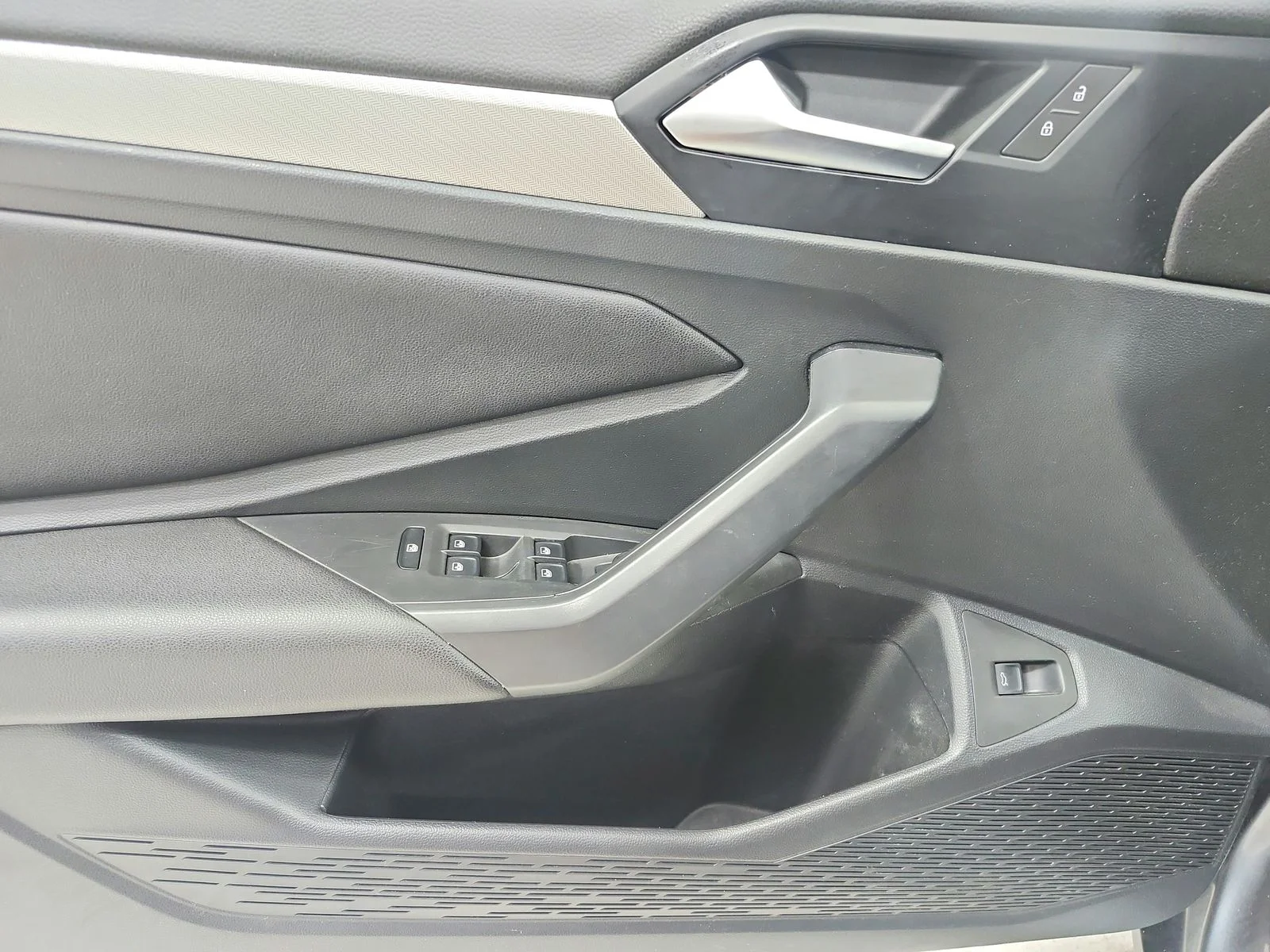 Used 2019 Gray Volkswagen 1.4T SE image 34