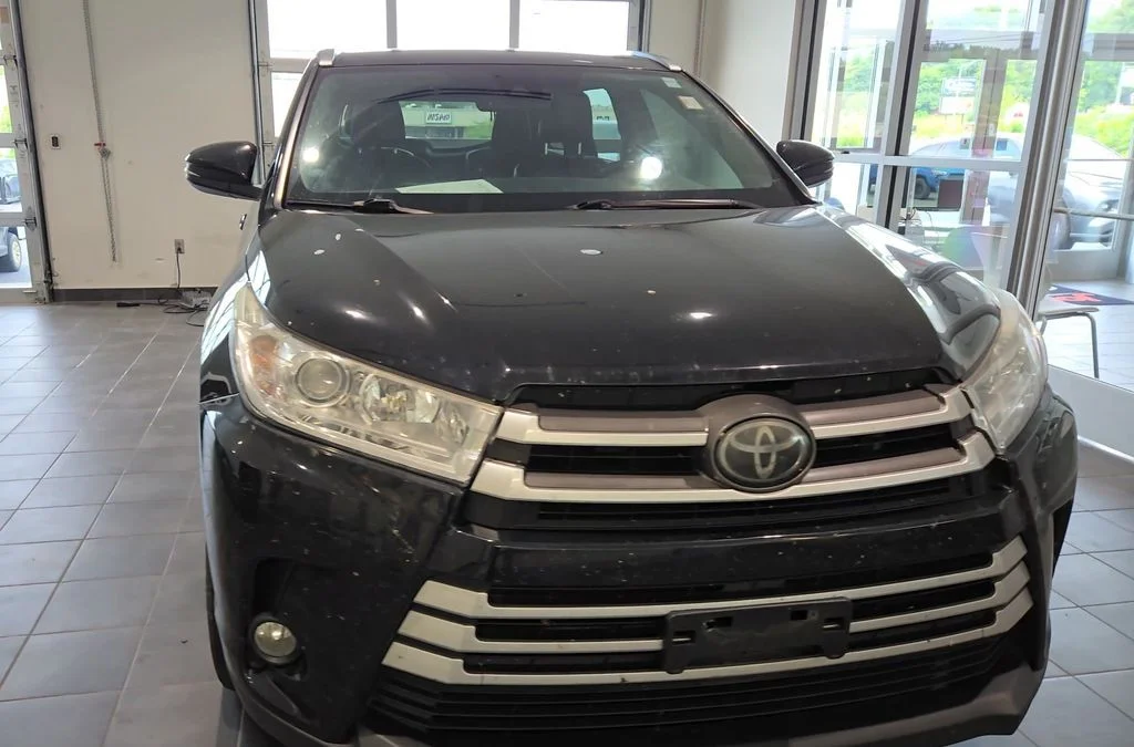 Used 2018 Black Toyota XLE image 7
