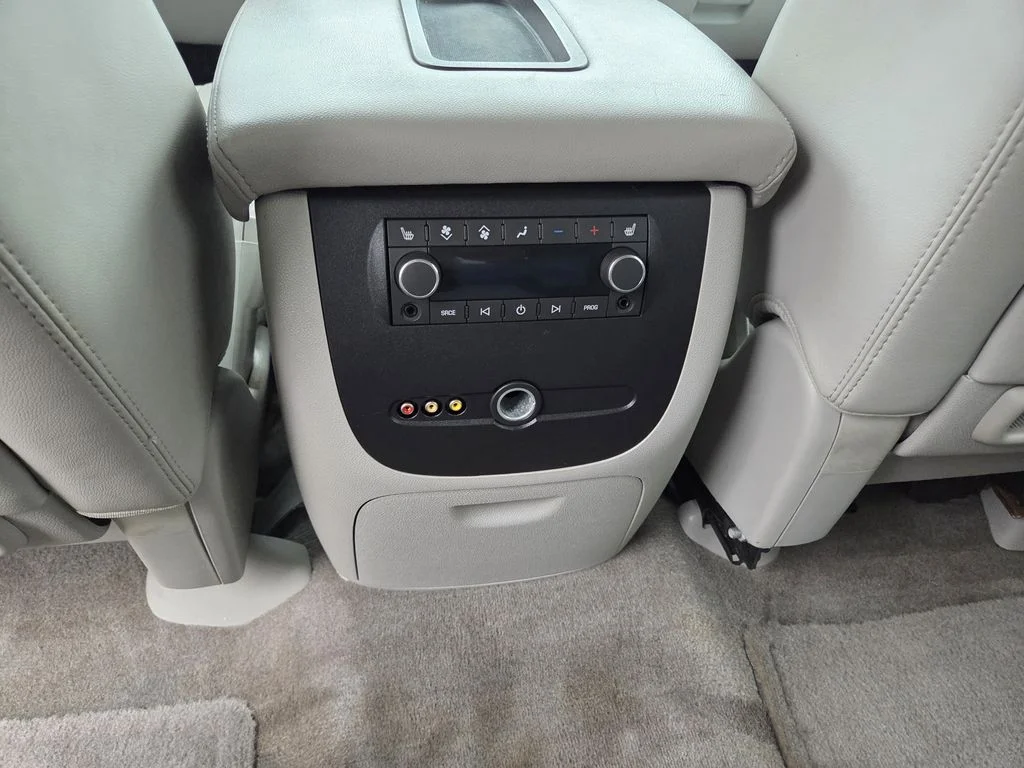 Used 2014 White Chevrolet LTZ image 21