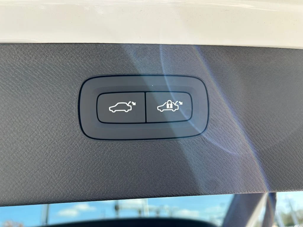 2026 Volvo XC90 Plus - Photo 22