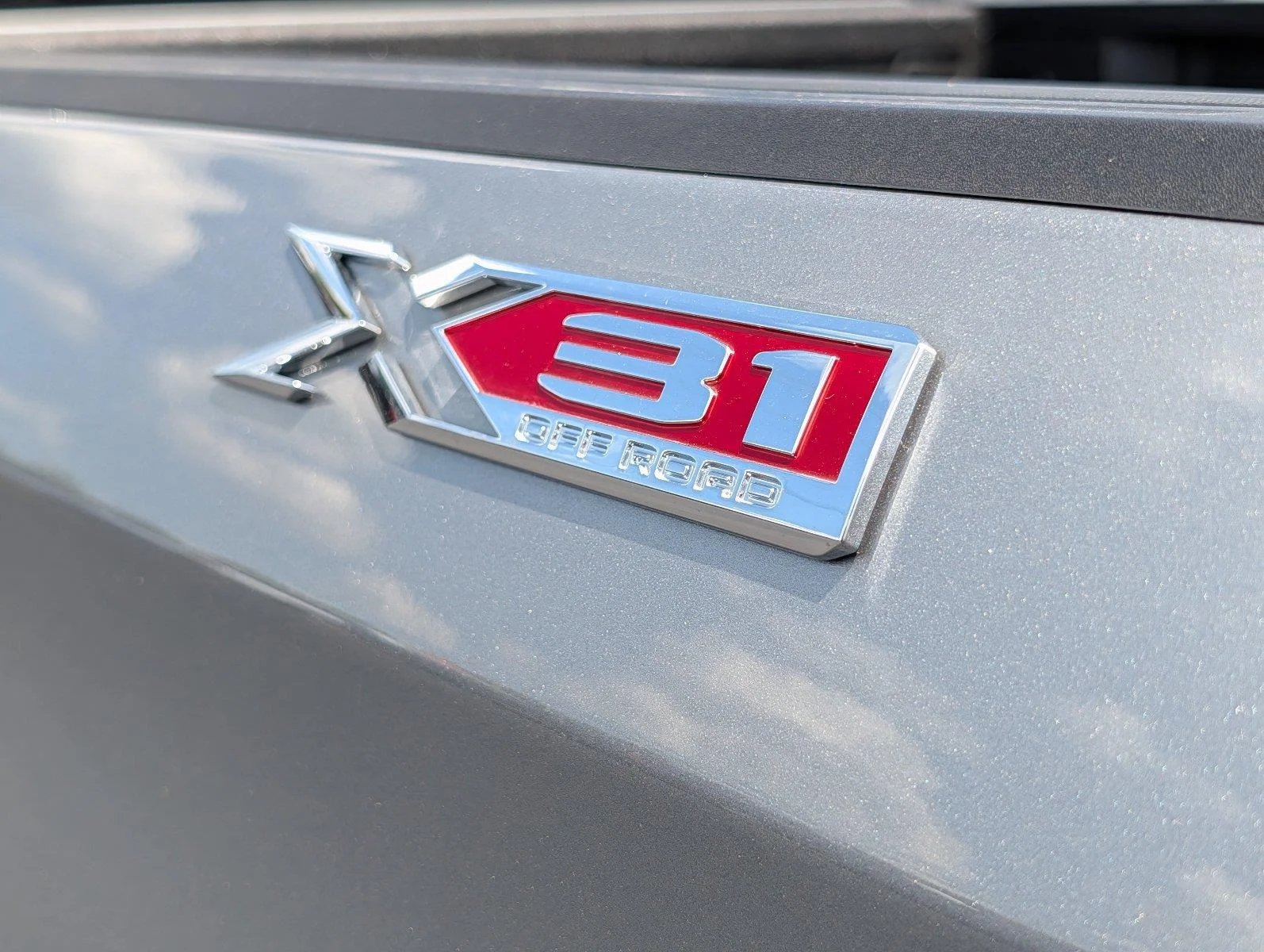 New 2026 Sterling Metallic GMC SLT image 37