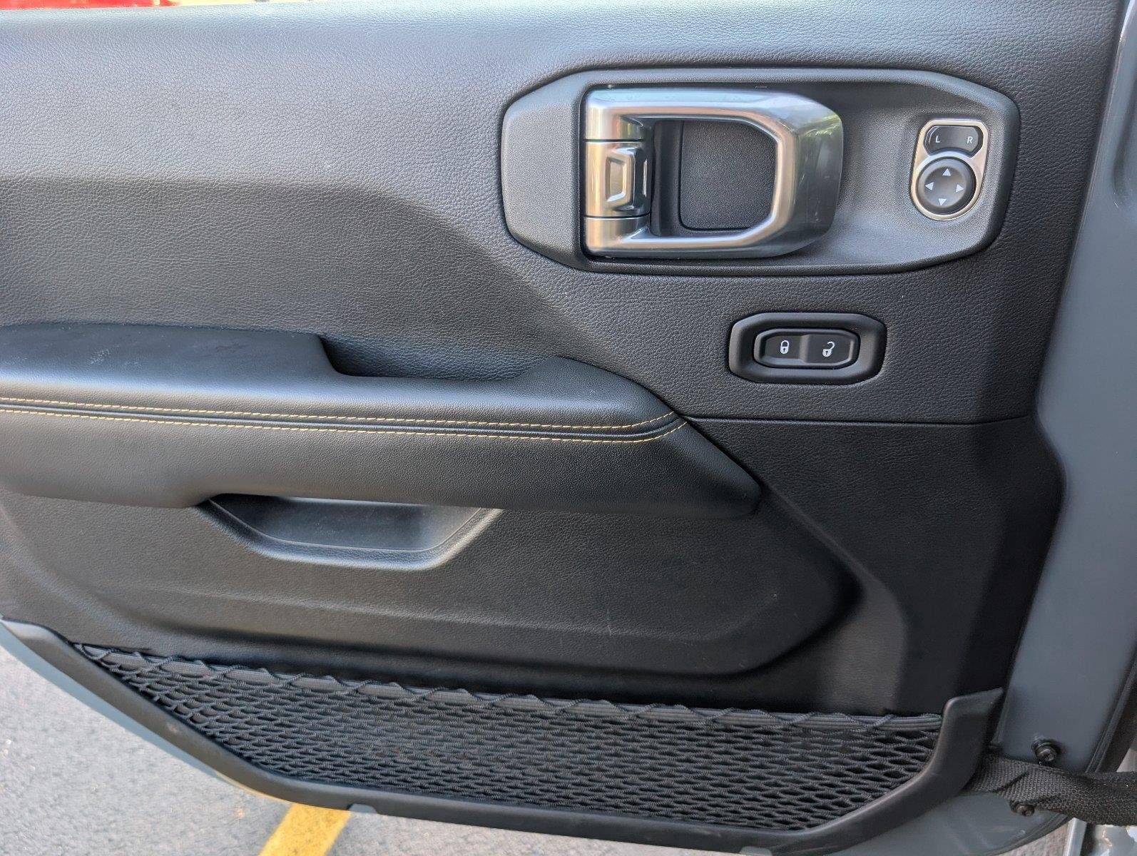 Used 2026 Anvil Clearcoat Jeep Sahara image 19
